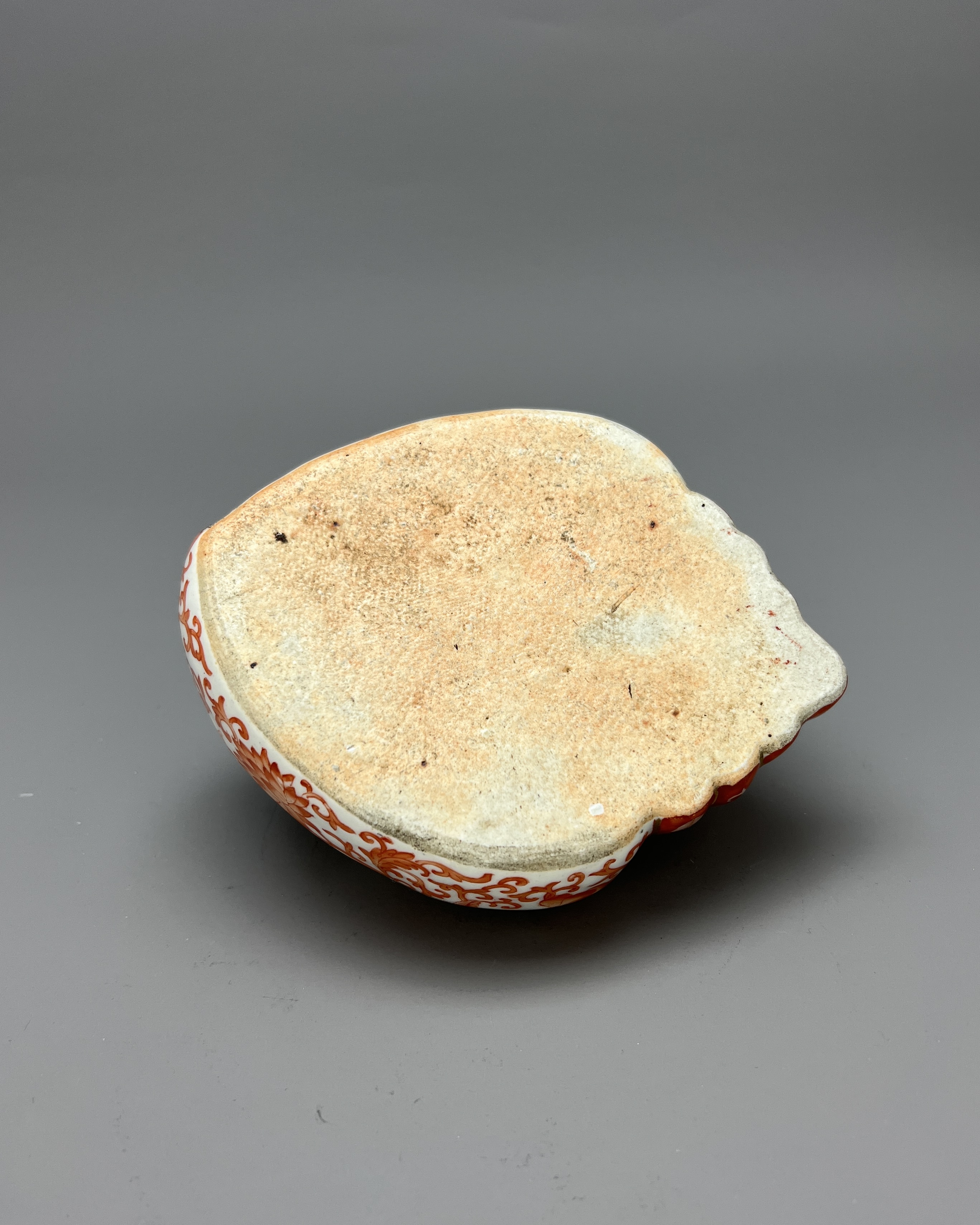 An iron-red painted Conch Form Brushwasher, Republic period L:14.5cm Well moulded in conch form, - Image 5 of 6