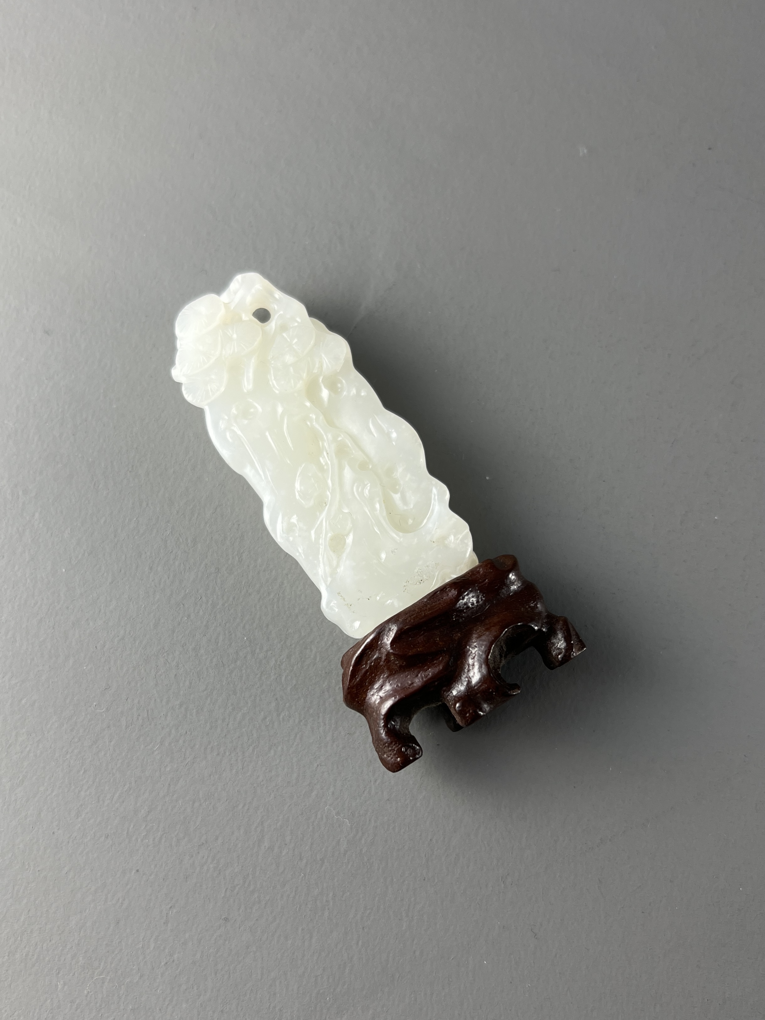 A White Jade 'Ancient Pine' Pendant, Qianlong H:6.5cm finely carved in high and pierced relief ,with - Image 6 of 9