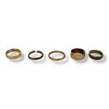 A COLLECTION OF FIVE VINTAGE 9CT GOLD WEDDING RINGS To include a wide band with textured design