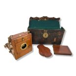 E.T. UNDERWOOD ?THE INSTANTO? QUARTER PLATE WOODEN BELLOWS CAMERA. In good condition, brass lens,