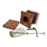 UNDERWOOD INSTANTO QUARTER PLATE WOODEN BELLOWS CAMERA. Ground glass intact, but missing lots of
