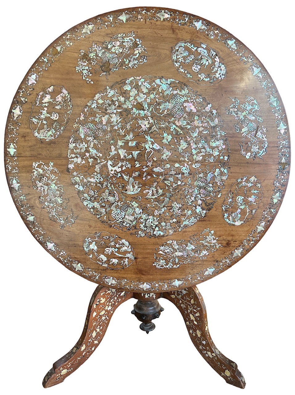 A FINE 19TH CENTURY ANGLO-CHINESE SOLID HARDWOOD AND MOTHER OF PEARL INLAID TILT TOP TABLE The