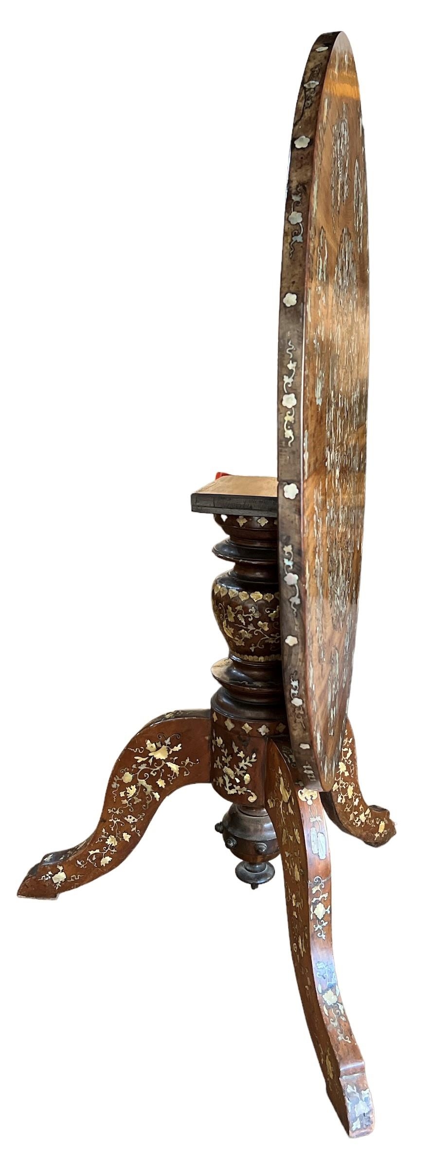 A FINE 19TH CENTURY ANGLO-CHINESE SOLID HARDWOOD AND MOTHER OF PEARL INLAID TILT TOP TABLE The - Image 5 of 9