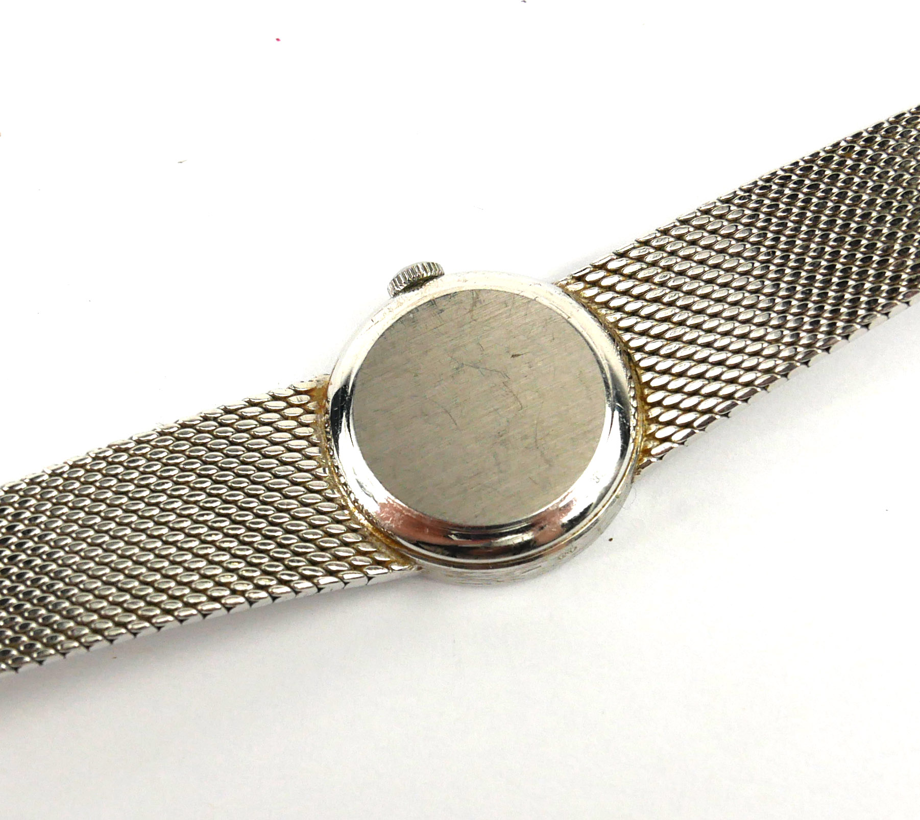 OMEGA, A VINTAGE 9CT WHITE GOLD LADIESâ€™ WRISTWATCH The circular silver tone dial and integral - Image 5 of 6