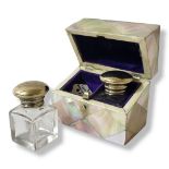 A SMALL EARLY 20TH CENTURY POST EDWARDIAN MOTHER OF PEARL AND TORTOISESHELL LADIES' PERFUME