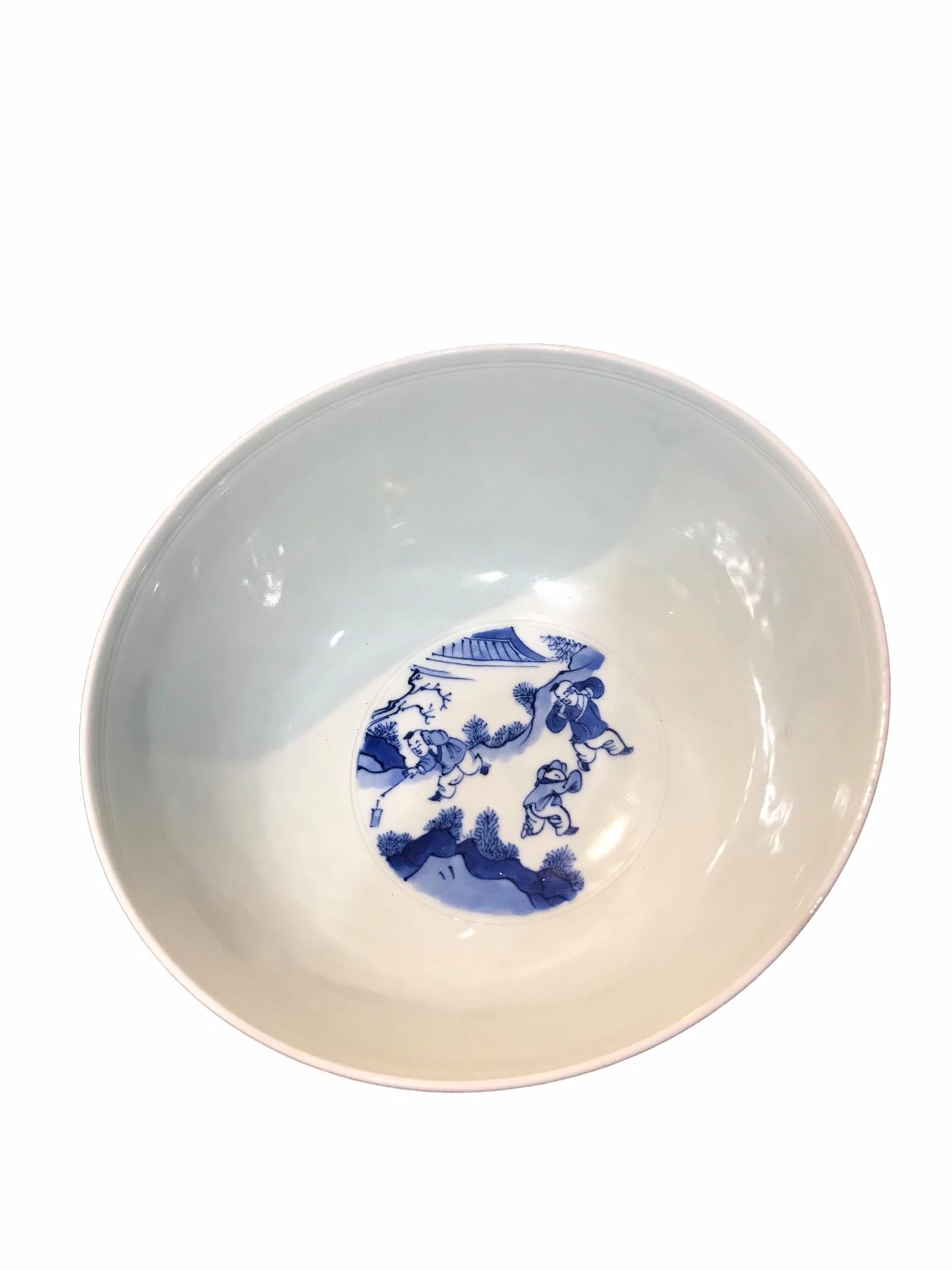 A LARGE CHINESE BLUE AND WHITE BOWL Exterior showing a lady performing different activities with - Image 6 of 8