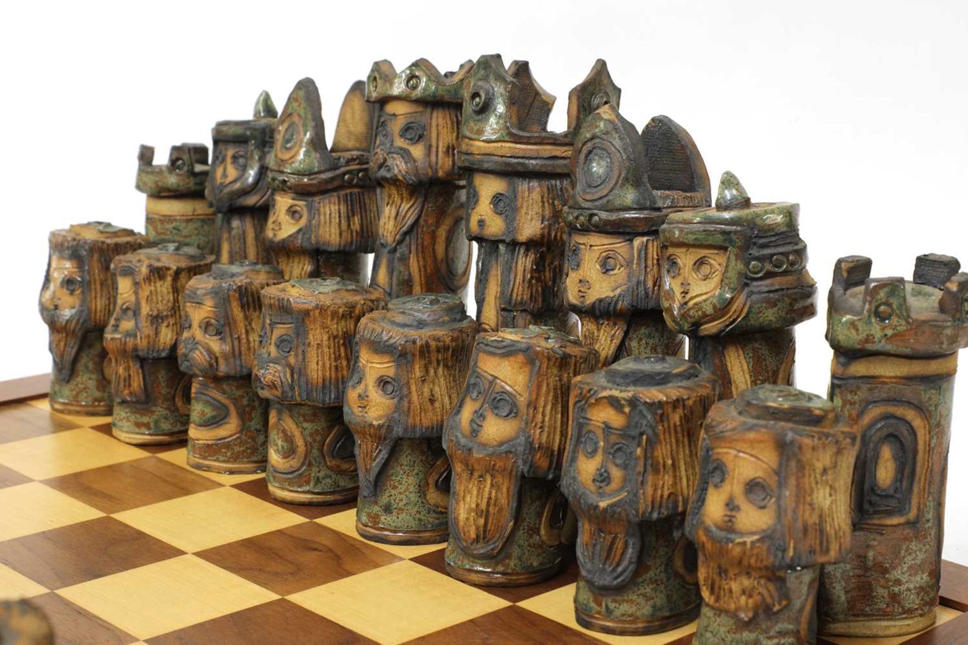 A studio pottery chess set, - Bild 5 aus 9
