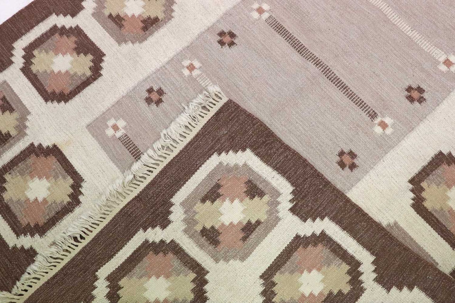 A Swedish röllakan kilim rug, - Image 2 of 2