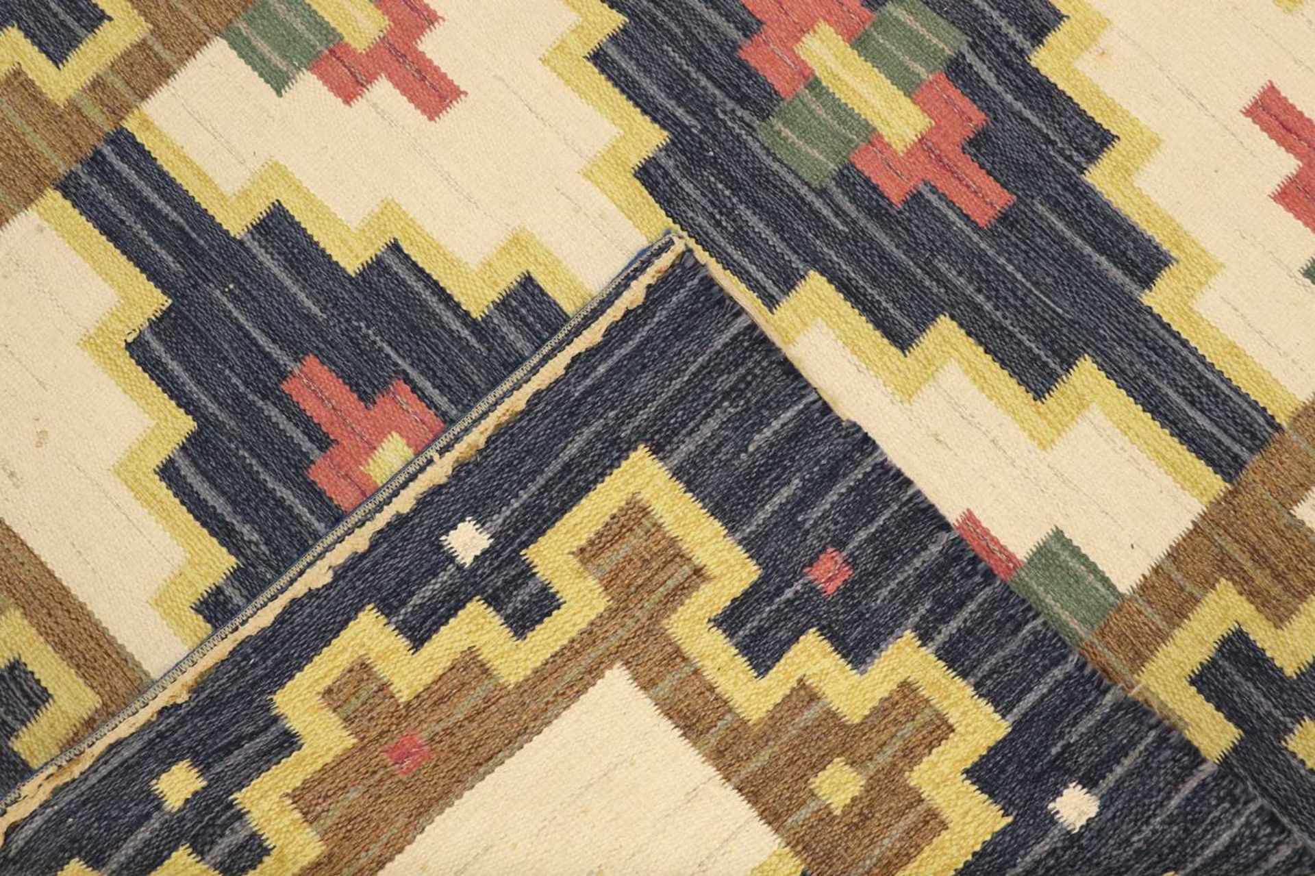 A Swedish röllakan kilim rug, - Bild 2 aus 2