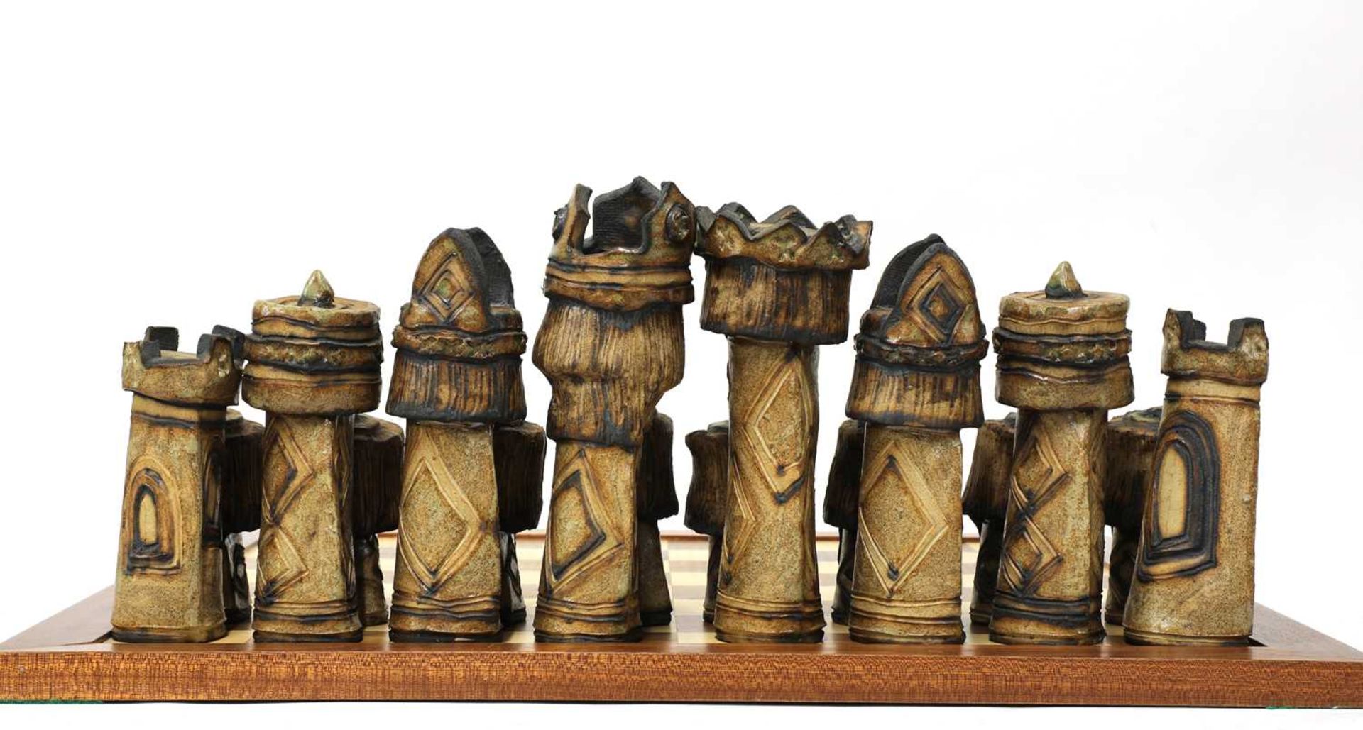 A studio pottery chess set, - Bild 3 aus 9