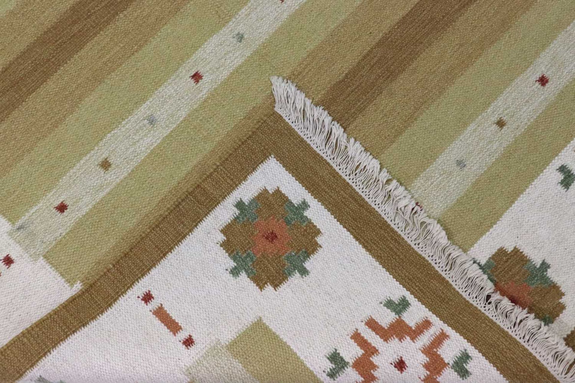 A Swedish röllakan kilim rug, - Image 2 of 2