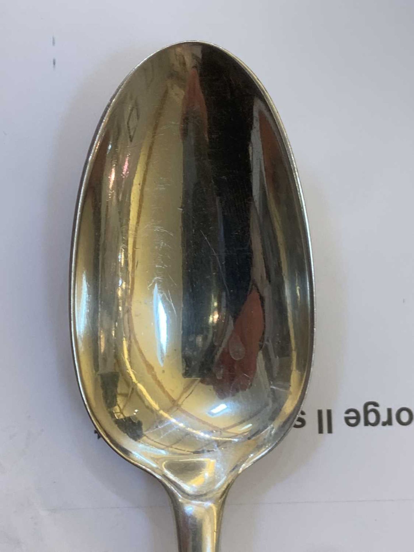 Four matched George II silver dessert spoons, - Bild 5 aus 6