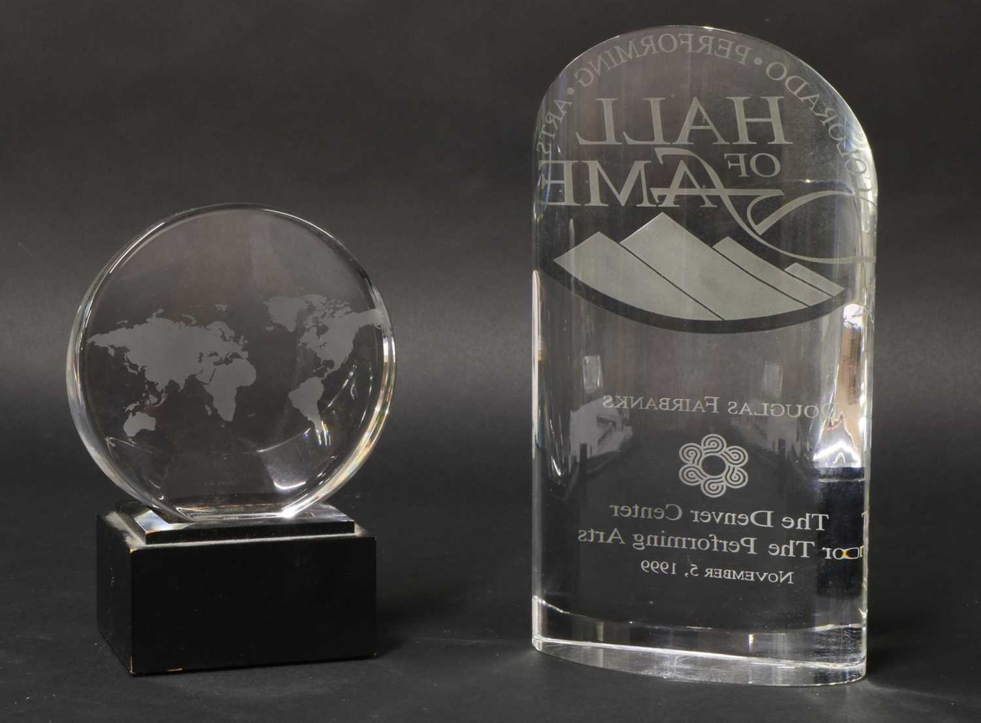 An 'Hall of Fame' glass trophy, November 5, 1999 to Douglas Fairbanks Jr, - Bild 2 aus 2