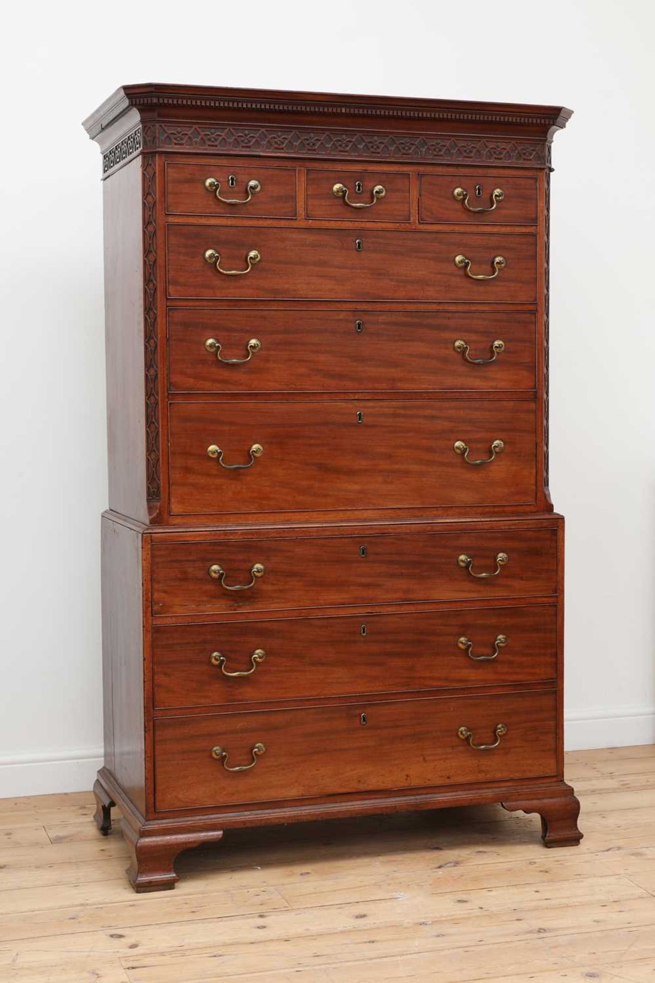 A George III and later secretaire chest on chest, - Bild 2 aus 5