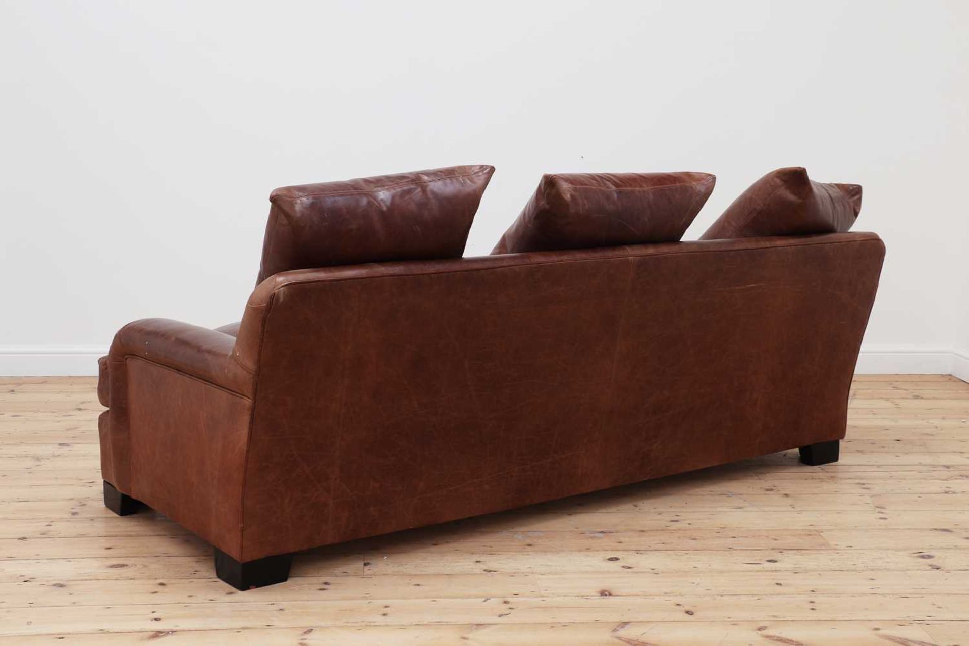 A leather sofa, - Bild 3 aus 3