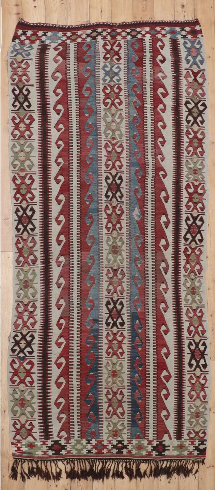 An unusual Kilim rug, - Bild 3 aus 6