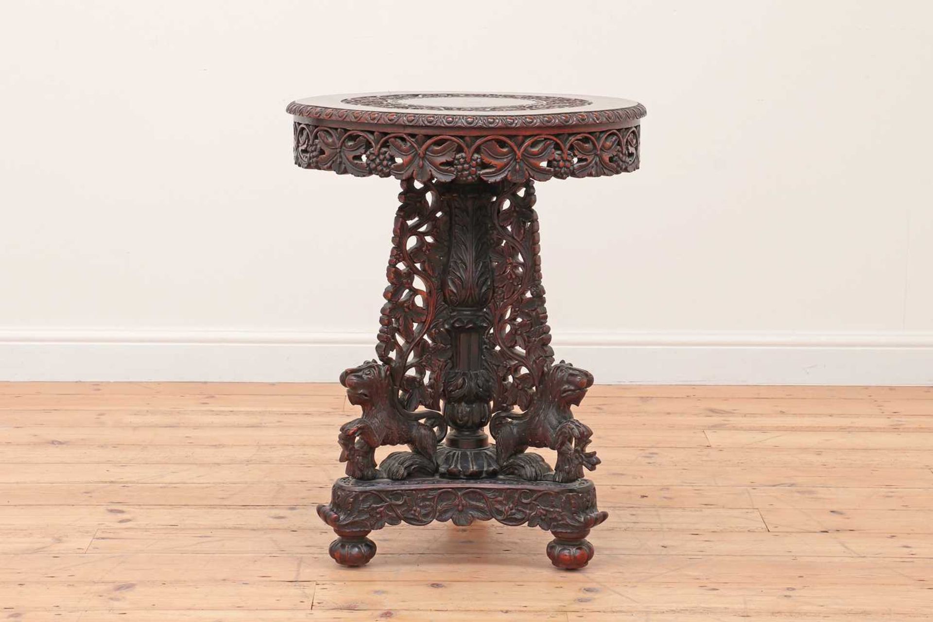 An Anglo-Indian rosewood occasional table, - Bild 4 aus 6