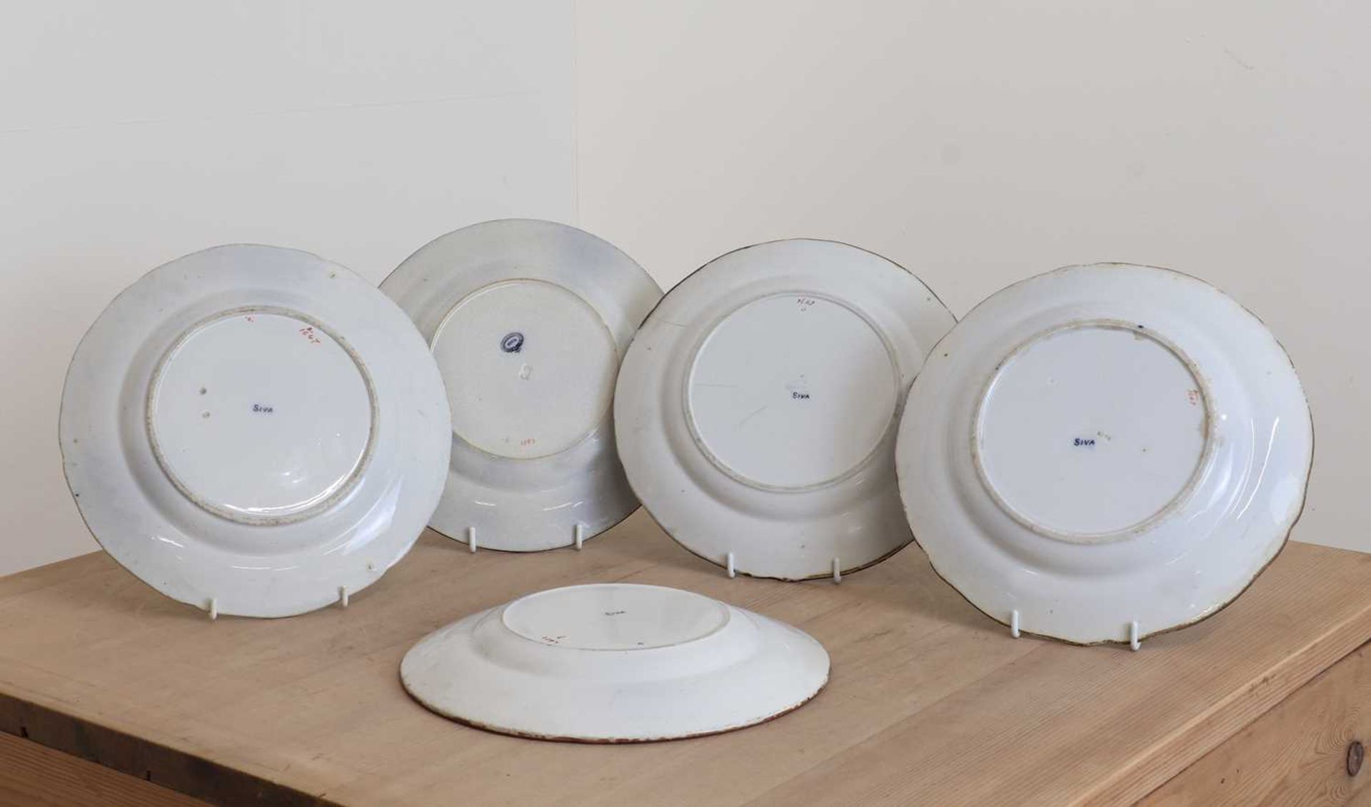 A group of five majolica plates, - Bild 5 aus 5