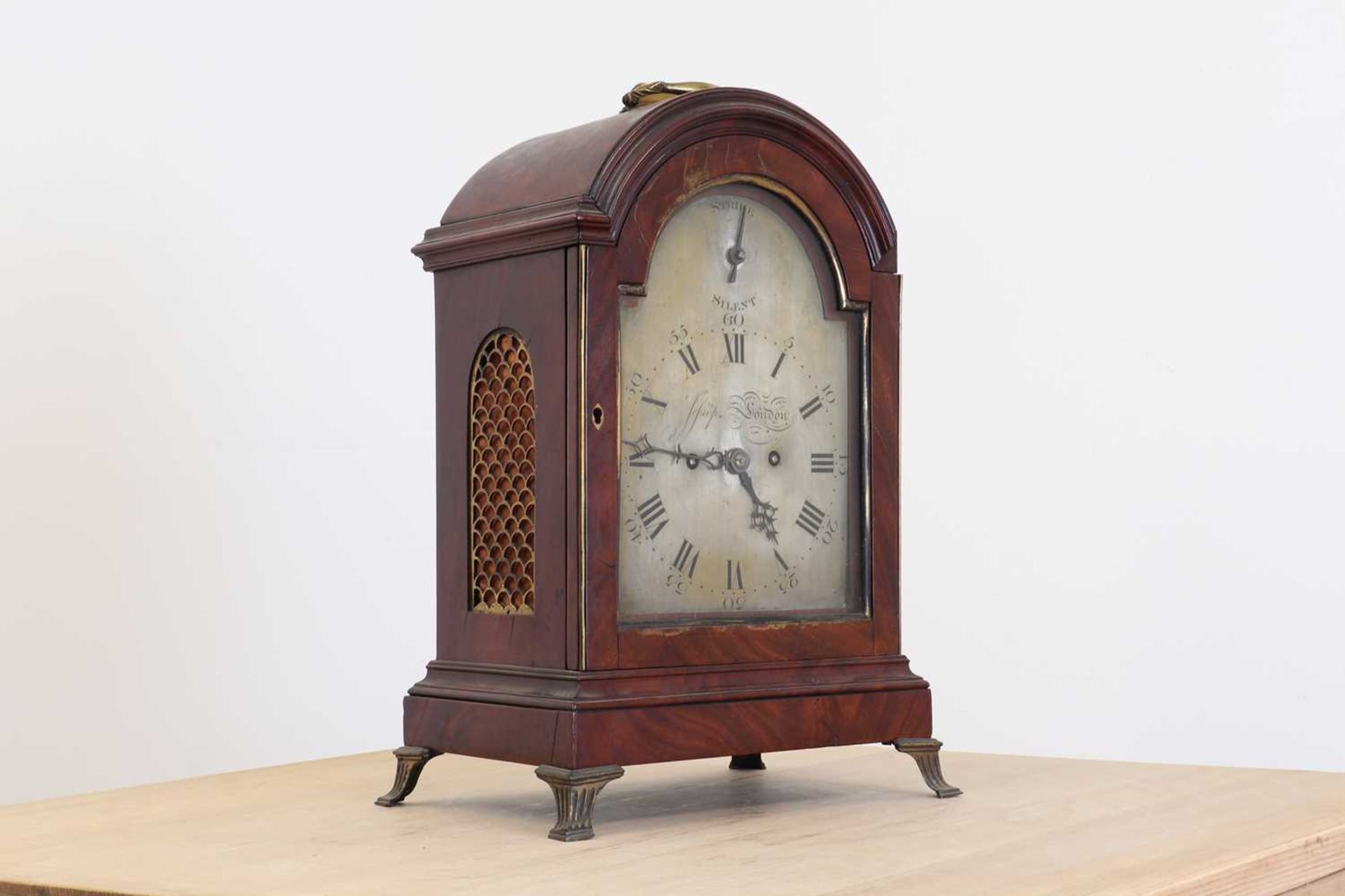 A George lll walnut bracket clock, - Bild 2 aus 4