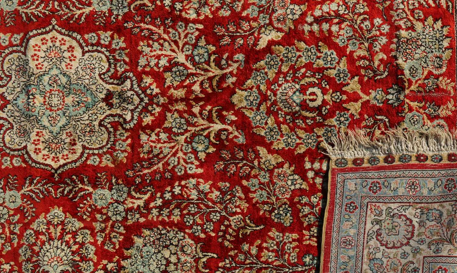 A silk Hereke rug, - Image 5 of 5