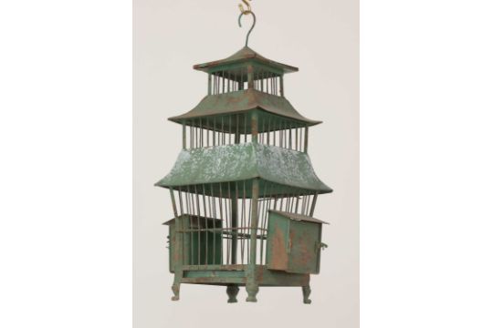 A painted toleware birdcage, - Bild 2 aus 2