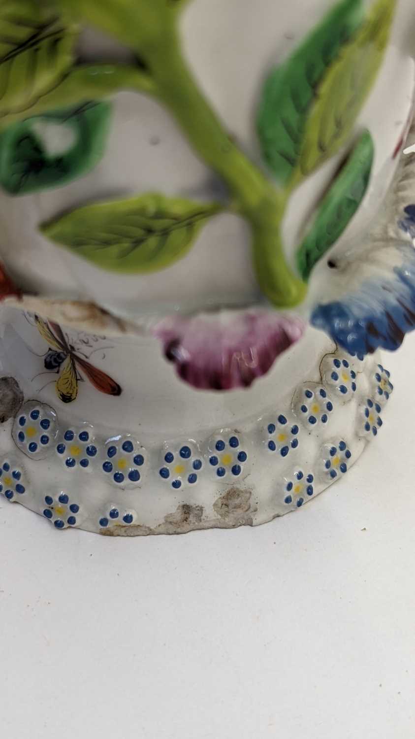 A Staffordshire porcelain potpourri vase and cover, - Bild 17 aus 34