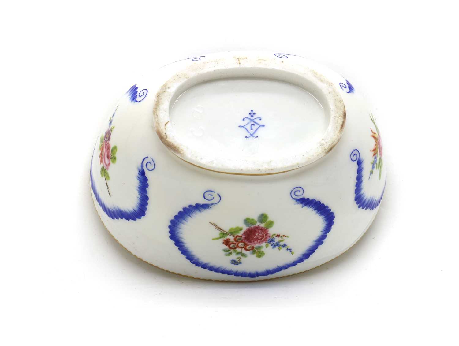 A Sevres porcelain bowl and cover - Bild 4 aus 15