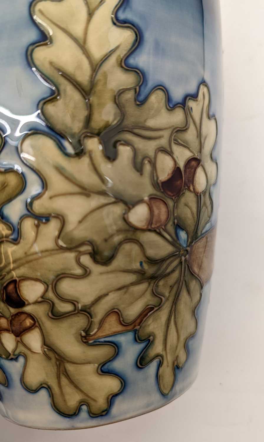A Moorcroft pottery vase, - Bild 9 aus 10