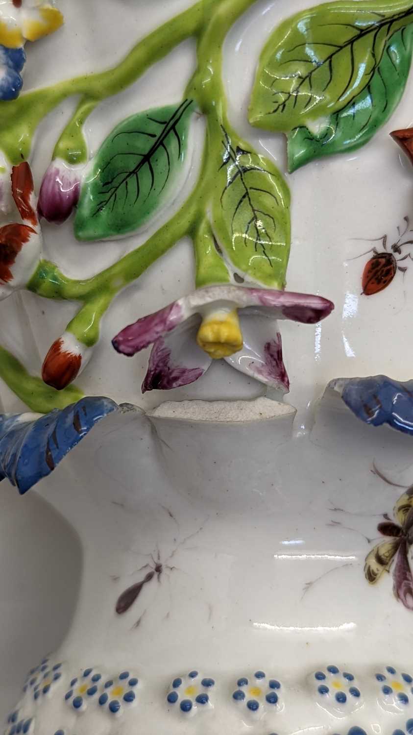 A Staffordshire porcelain potpourri vase and cover, - Bild 32 aus 34