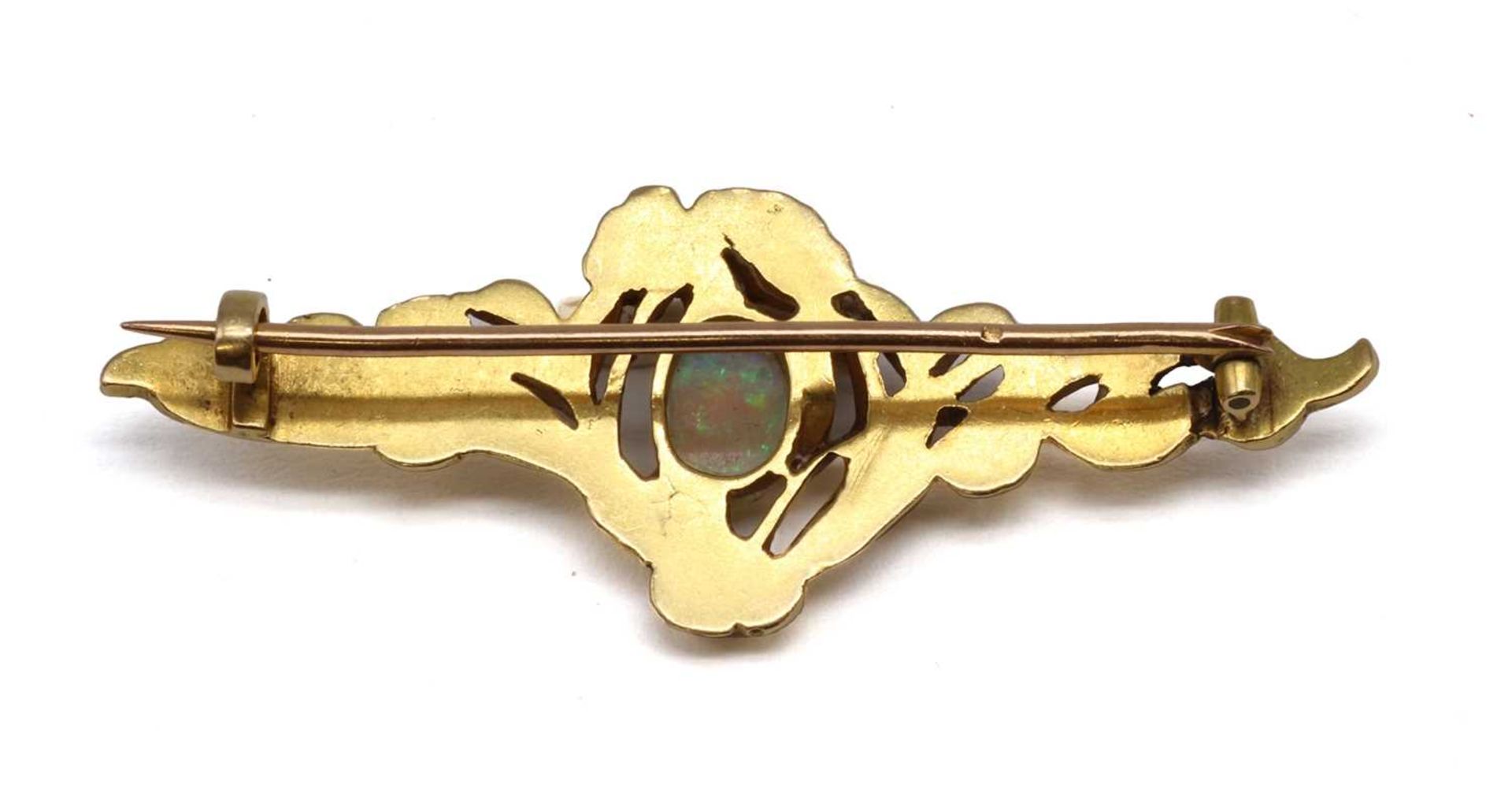 A French Art Nouveau gold single stone opal bar brooch, - Bild 2 aus 2