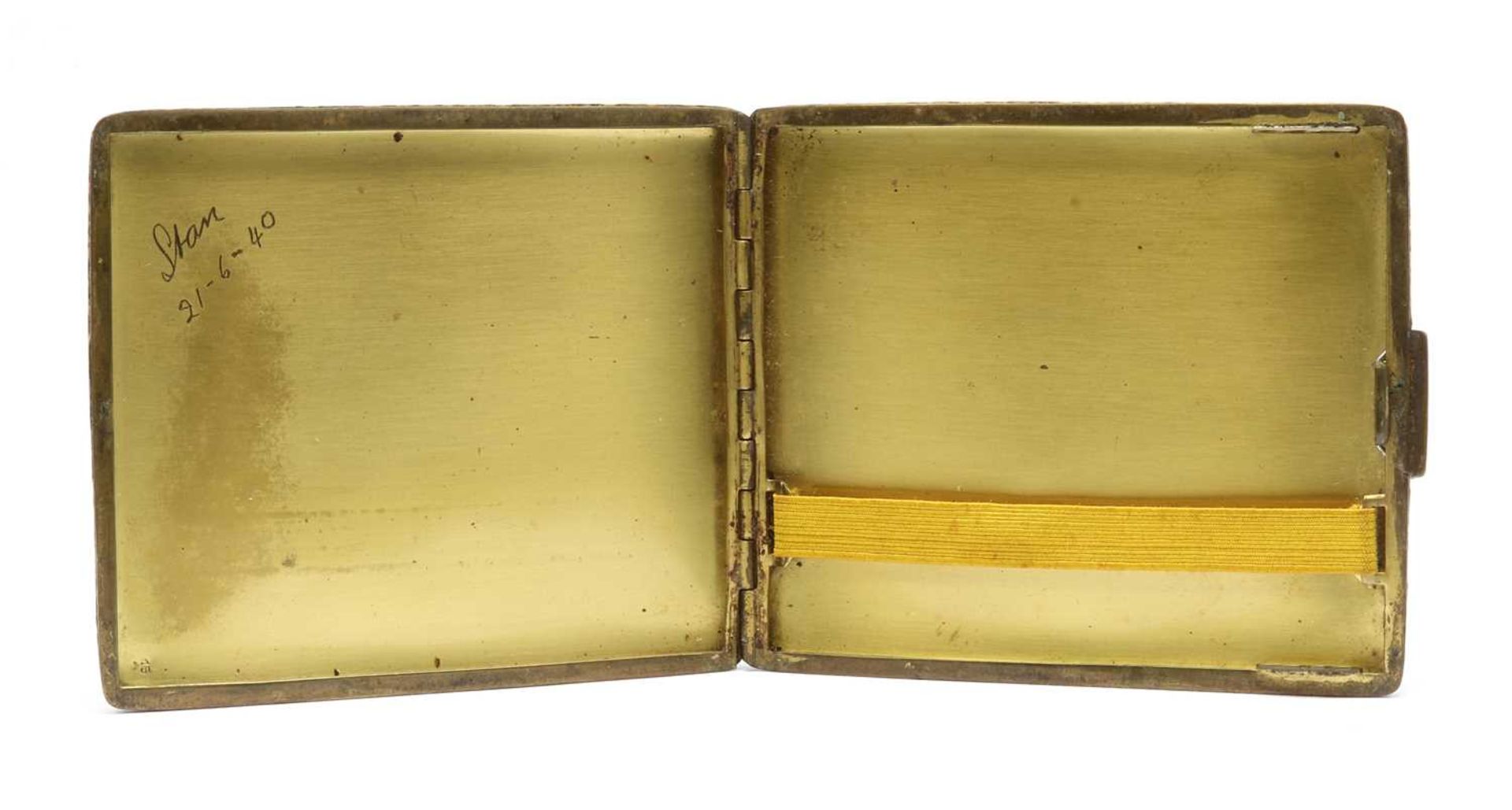 A gilt metal shagreen cigarette case, - Bild 2 aus 2