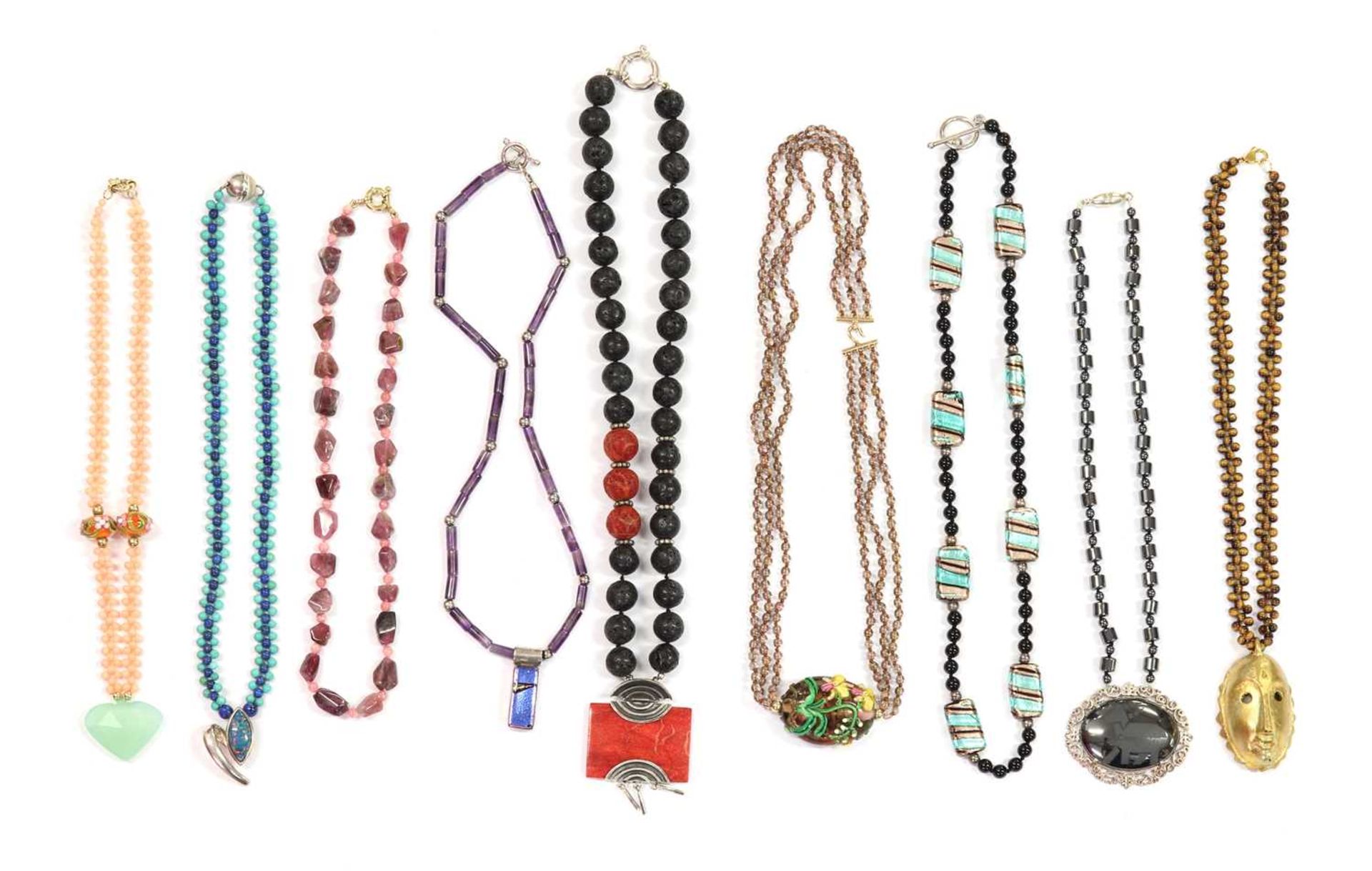A collection of bead necklaces, - Bild 2 aus 2
