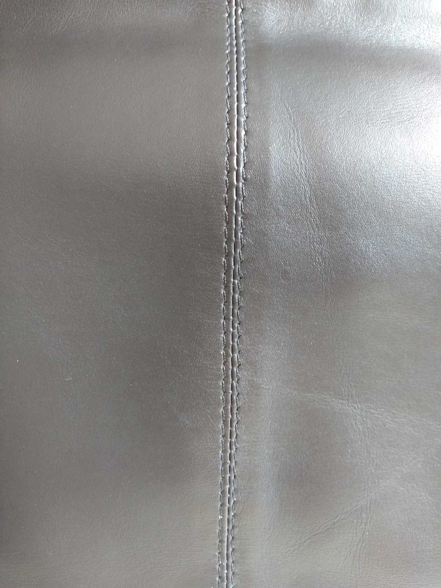 A Radley black leather handbag, - Bild 11 aus 18