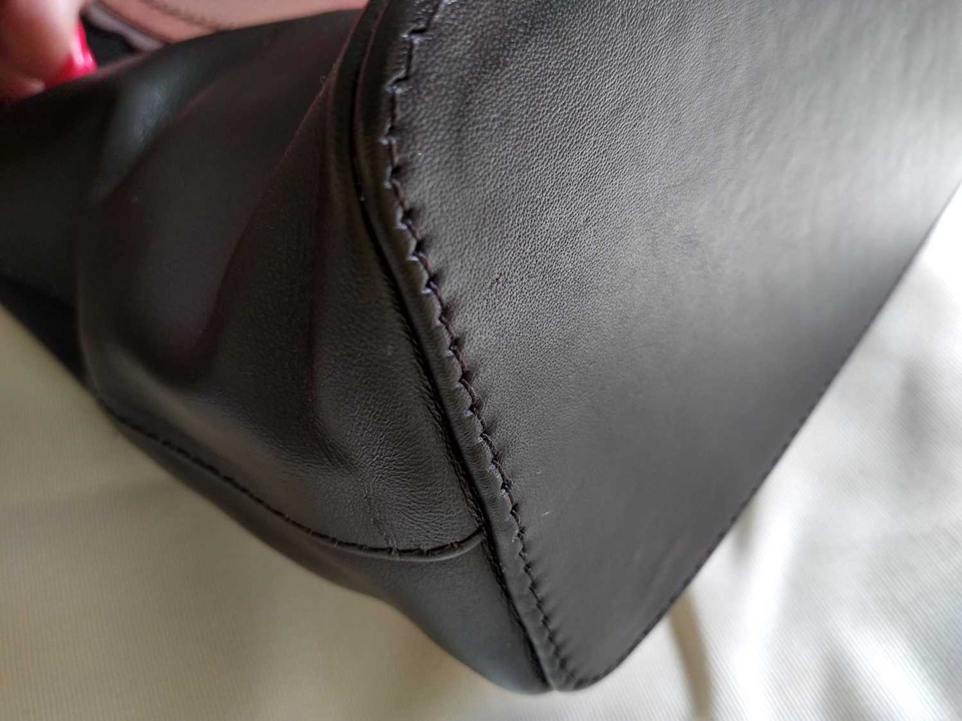 A Radley black leather handbag, - Bild 9 aus 18