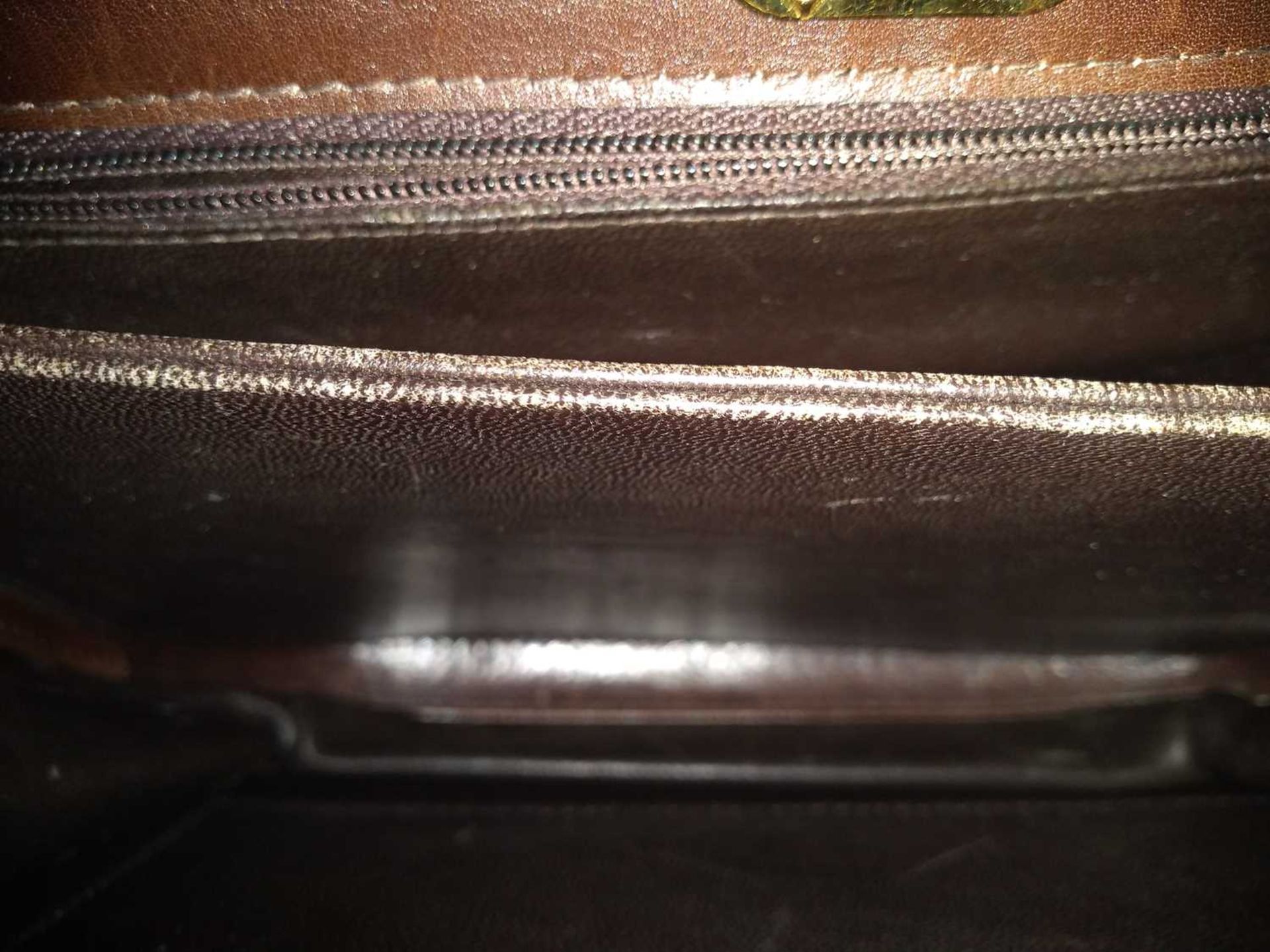 A vintage Gucci brown leather shoulder bag, - Bild 10 aus 18