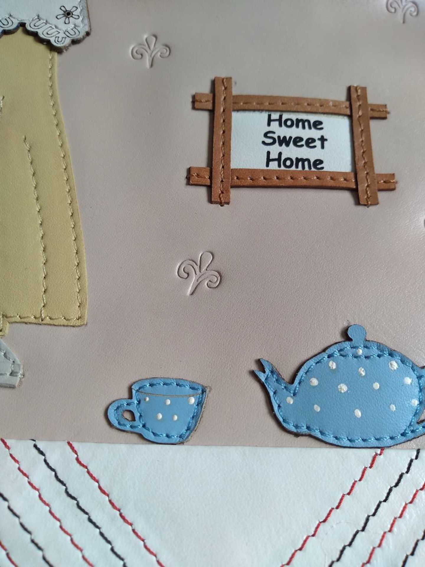 A Radley 'Home Sweet Home' bag, and a coin purse - Bild 5 aus 16