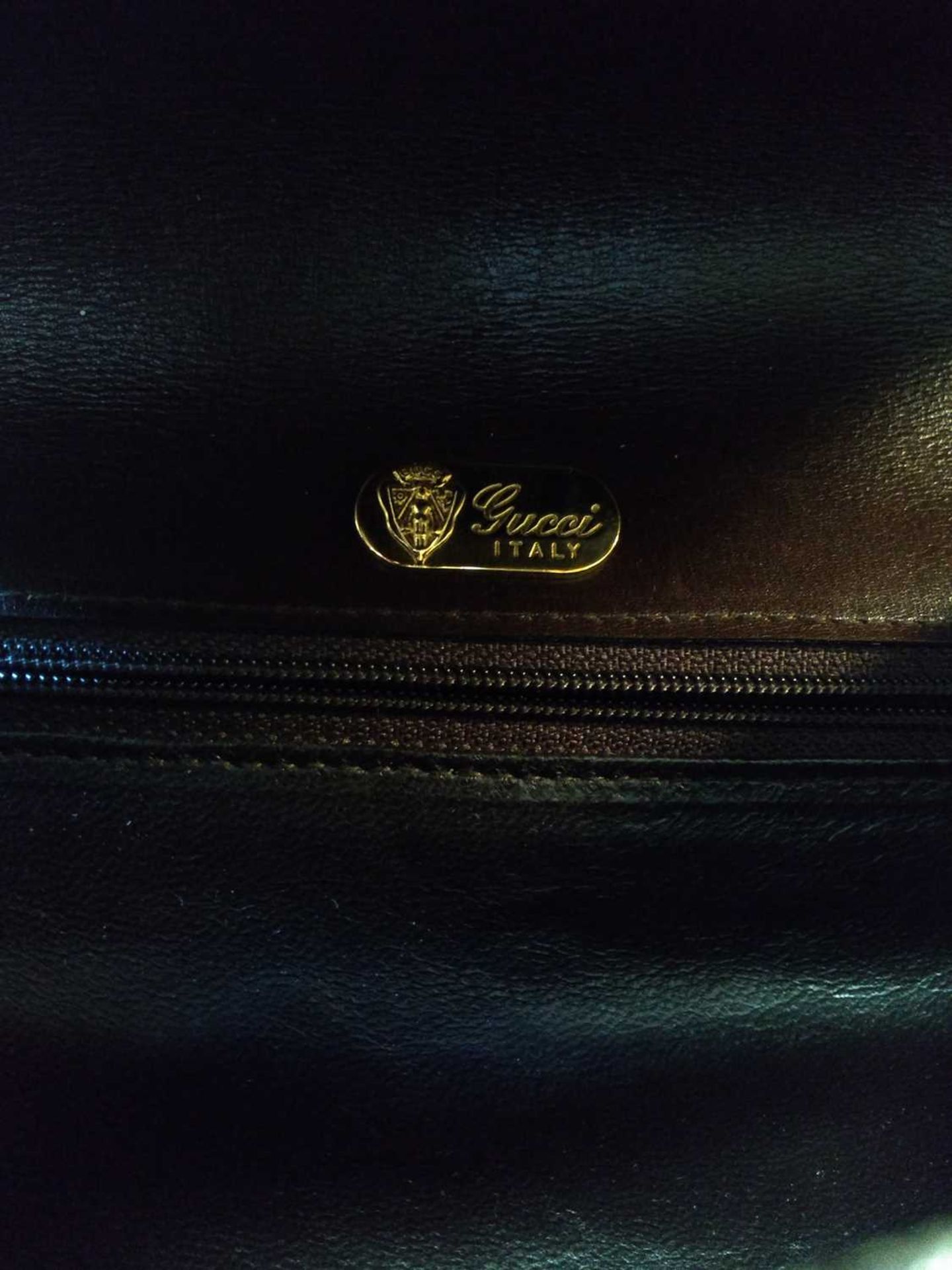 A vintage Gucci brown leather shoulder bag, - Bild 11 aus 18