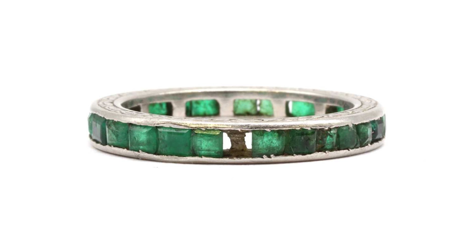 An emerald full eternity ring, - Bild 2 aus 2