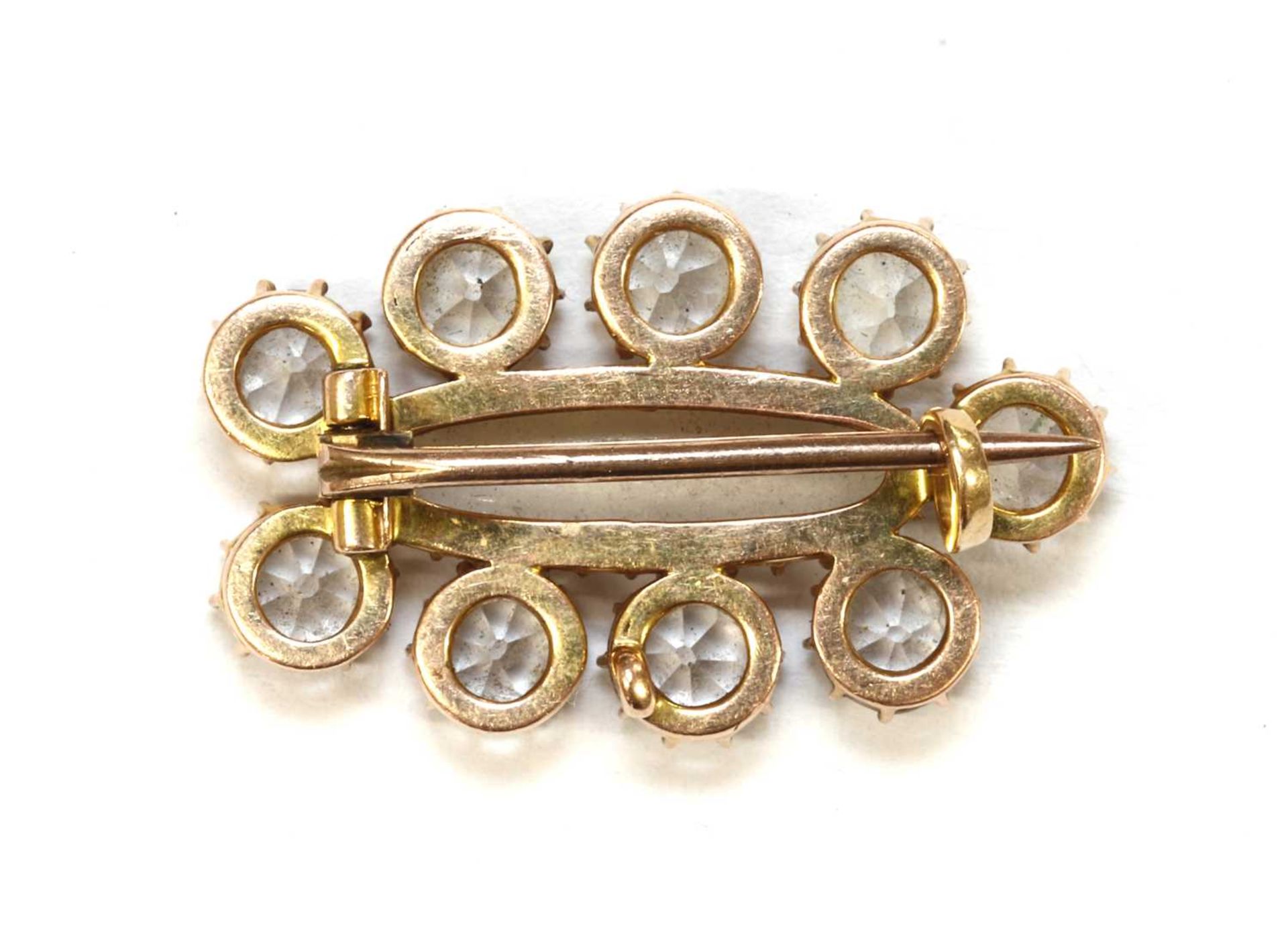 A late 19th century gold moonstone and rock crystal quartz cluster brooch, - Bild 2 aus 2