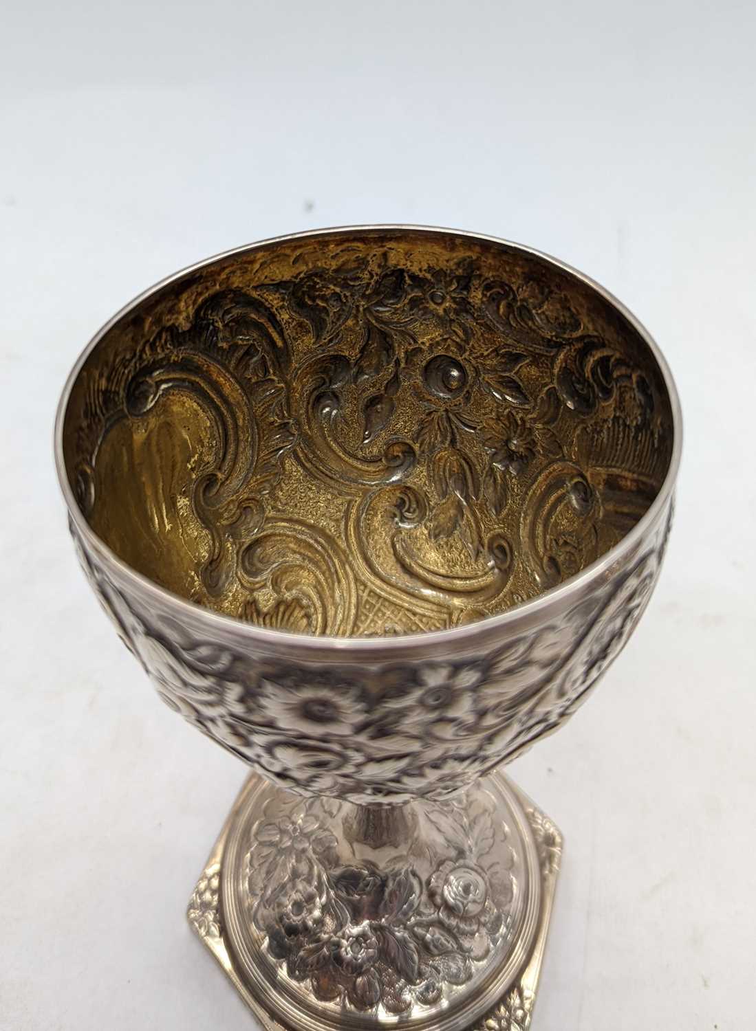 A pair of George III silver goblets - Image 5 of 11