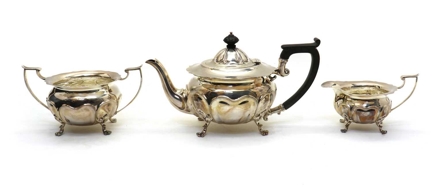 A cased three piece Edwardian silver tea service, - Image 3 of 5