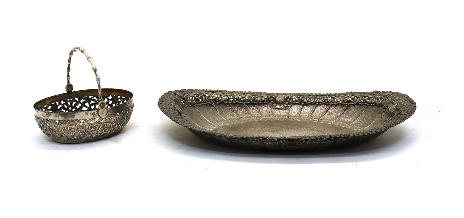 A silver dish, - Image 2 of 4