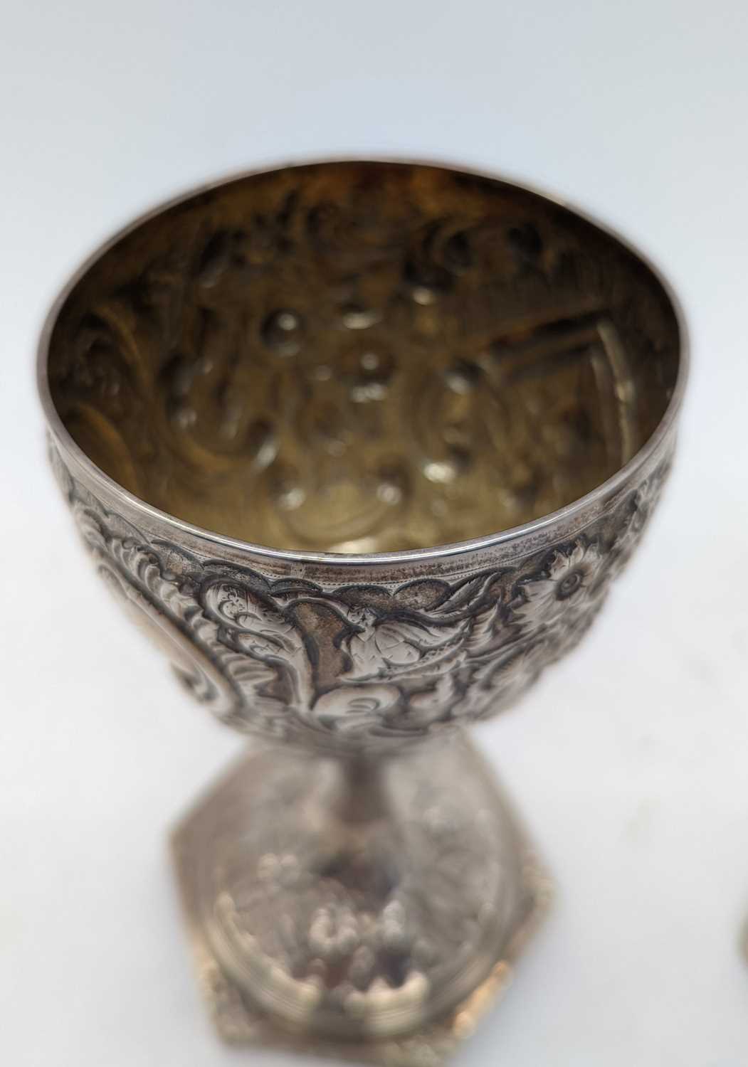 A pair of George III silver goblets - Image 7 of 11