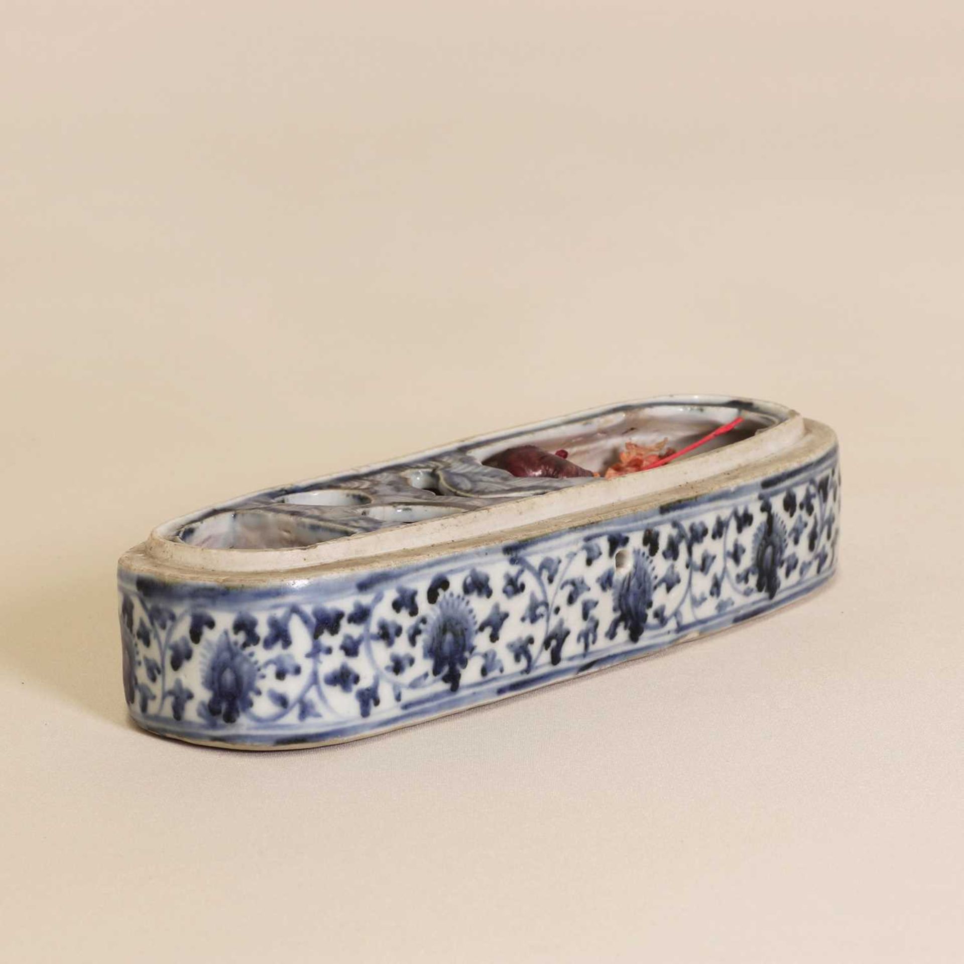 A Chinese blue and white writing box, - Image 2 of 5