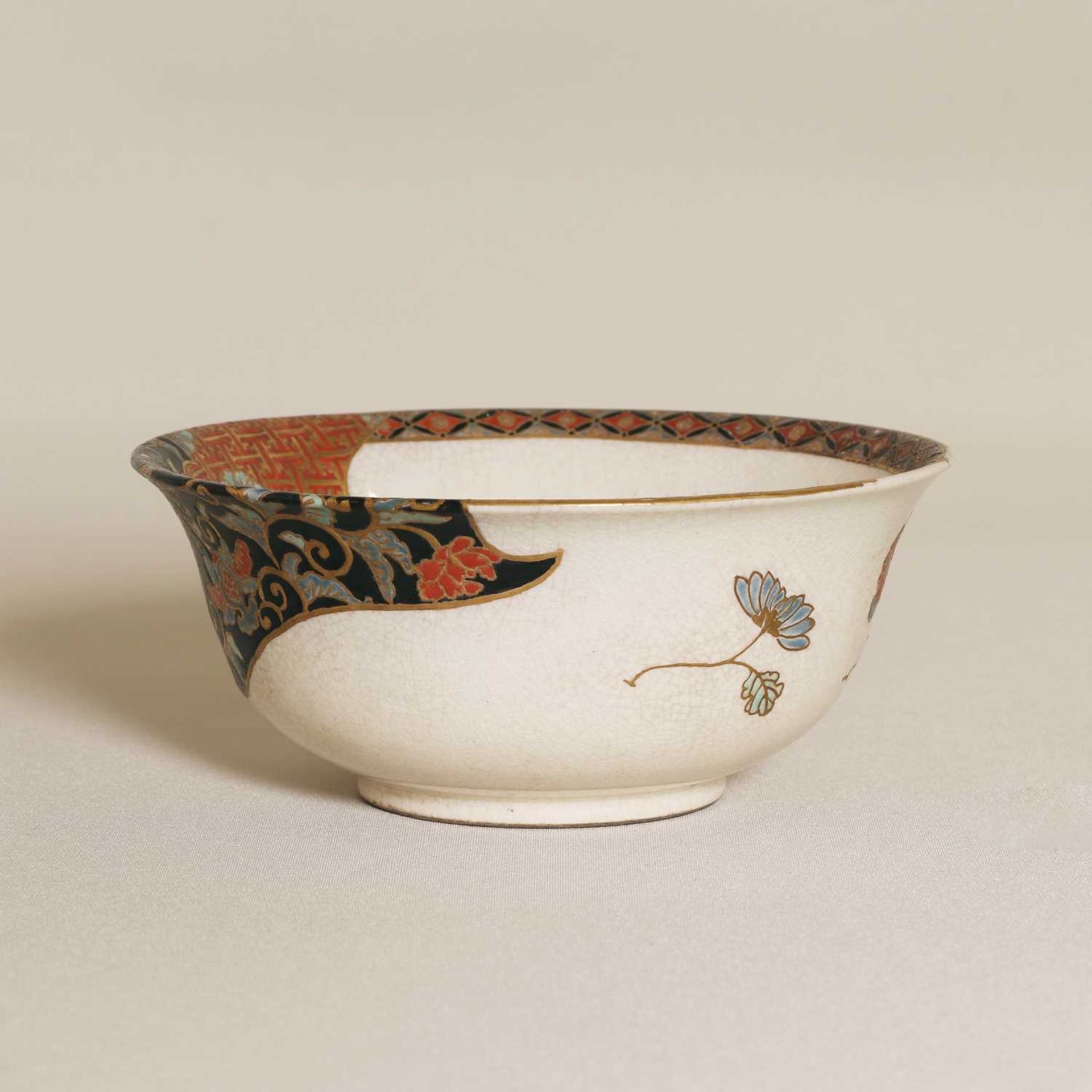 A Japanese Satsuma ware bowl, - Image 3 of 6