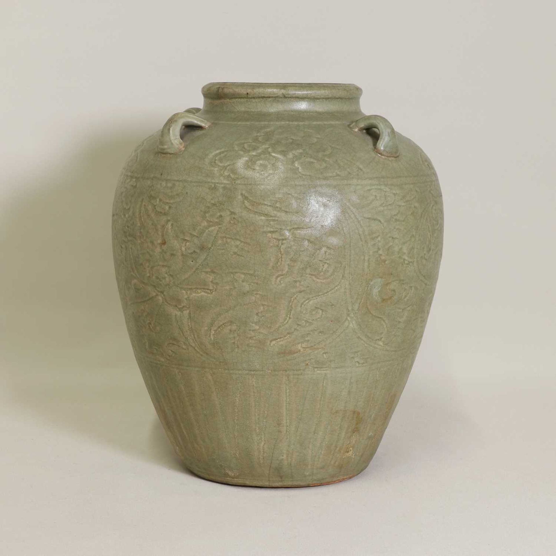 A Chinese Longquan celadon jar, - Bild 4 aus 5