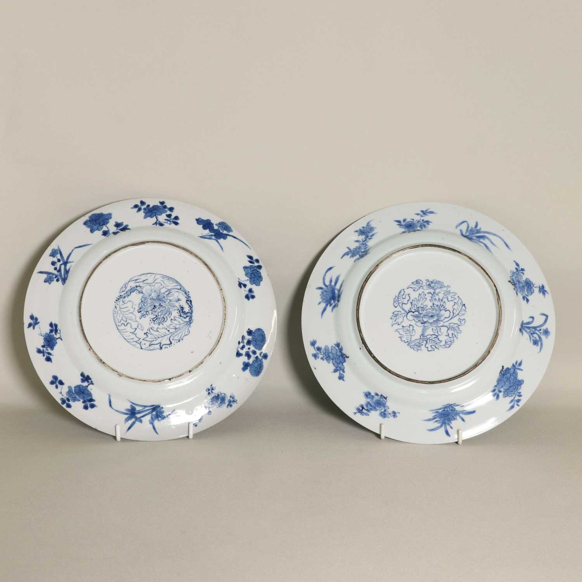 A collection of four Chinese blue and white plates, - Image 5 of 5