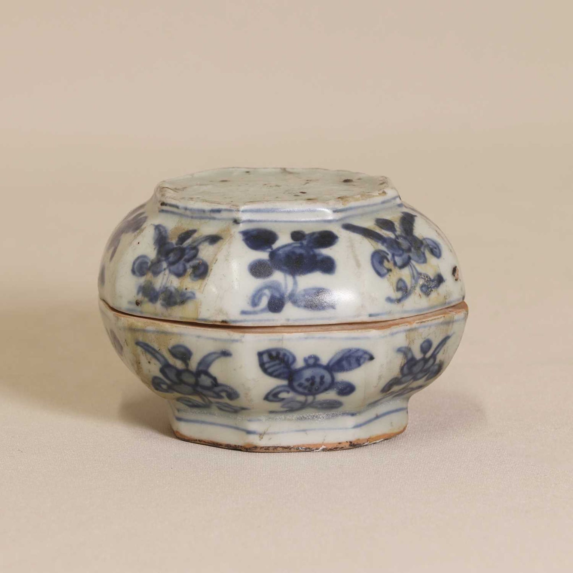 A Chinese blue and white box,