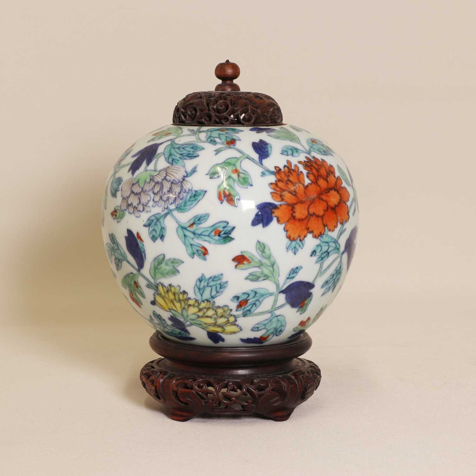 A Chinese doucai jar, - Image 2 of 4
