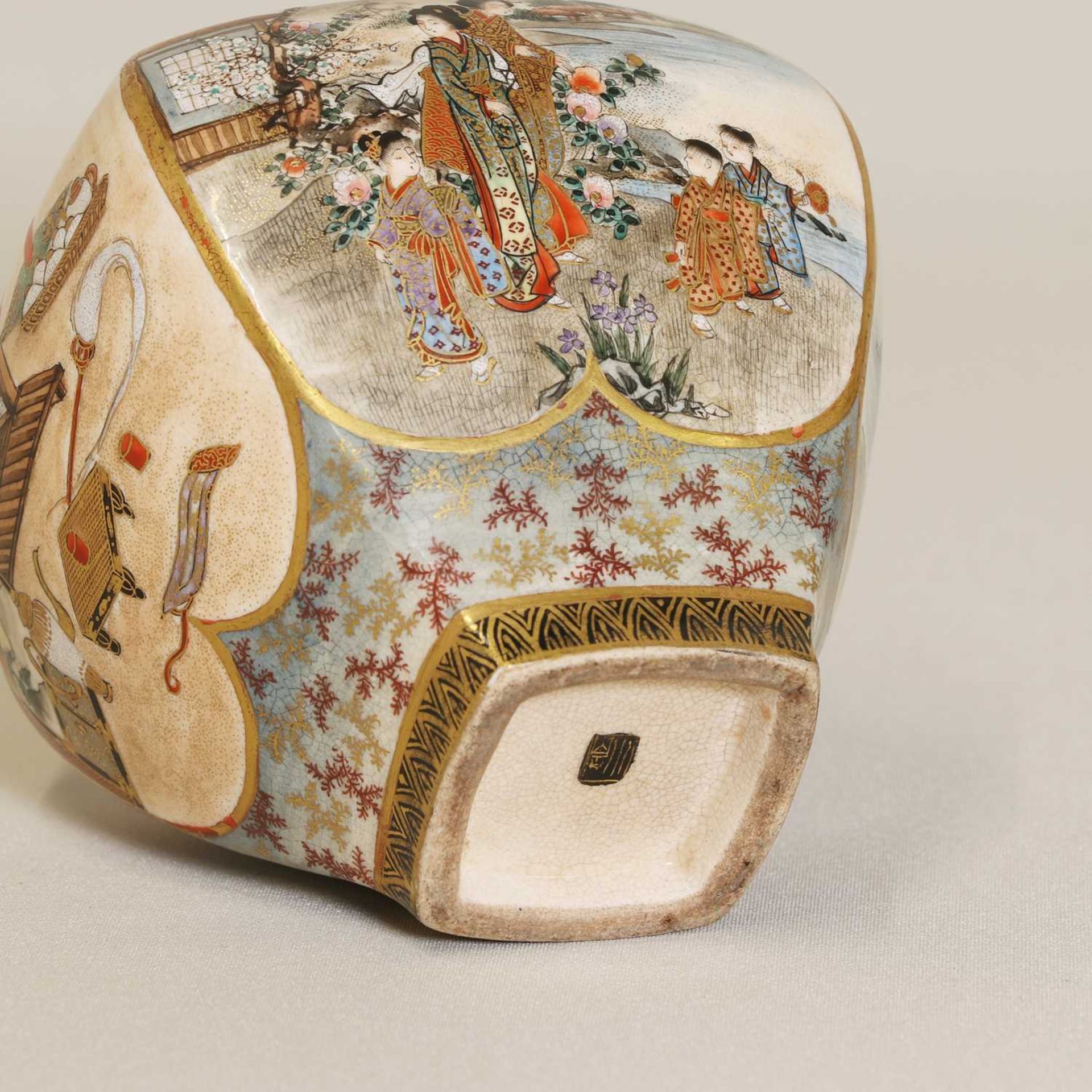 A Japanese Satsuma ware vase, - Image 5 of 5